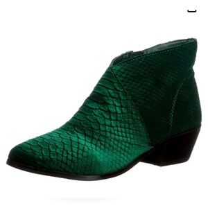 VERY VOLATILE Sz 8 Kyra Ankle Snake Skin Pattern Velvet Boots